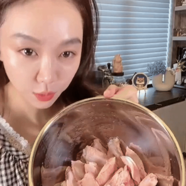谁说外卖赚不到姜妍的钱  姜妍上班做饭下班外卖  谁还没刷到过姜妍的做菜vlog
