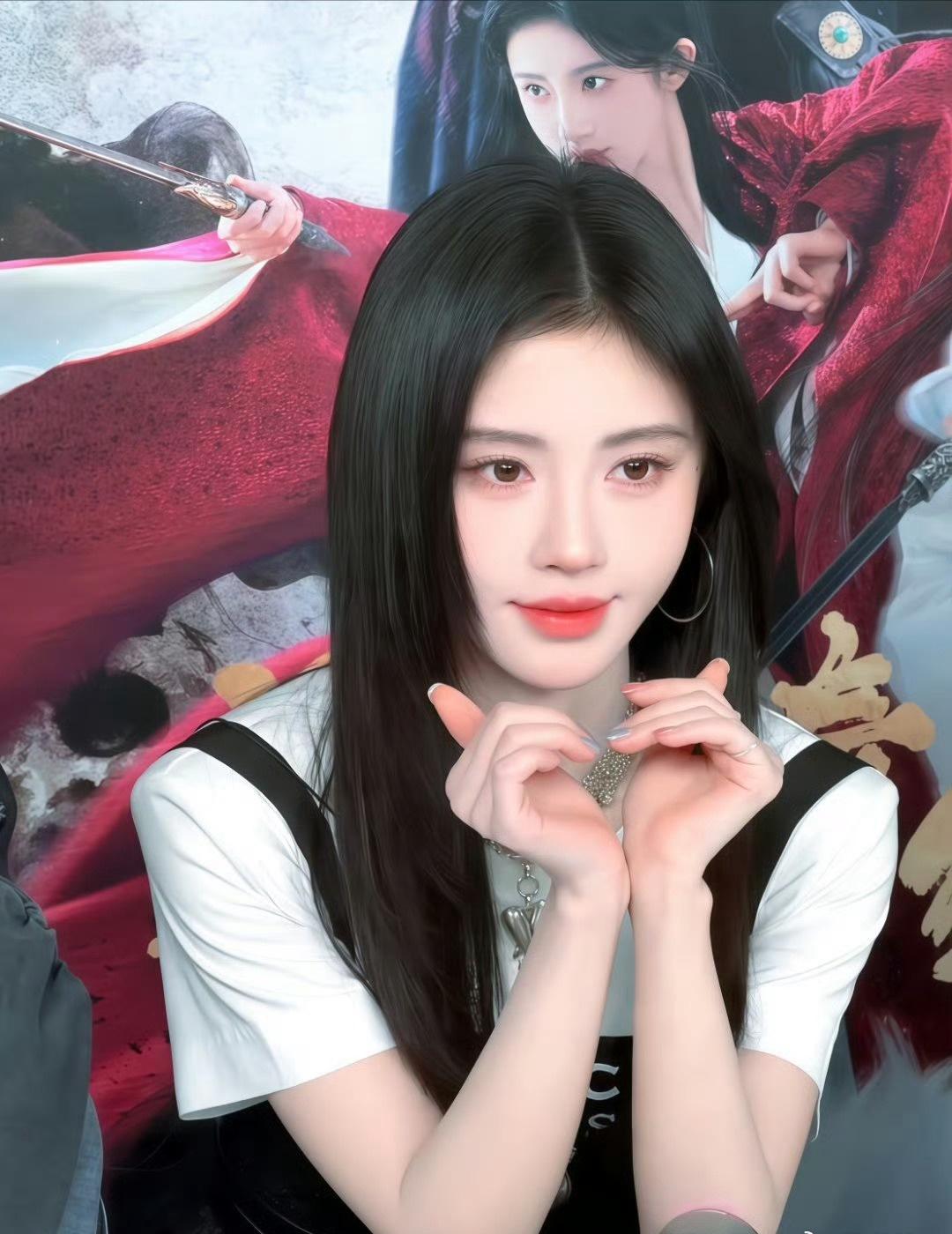 鞠婧祎鞠婧祎月鳞绮纪鞠婧祎曾舜晞陈都灵田嘉瑞剧宣专刊 
直播间的小鞠好可爱呀
她