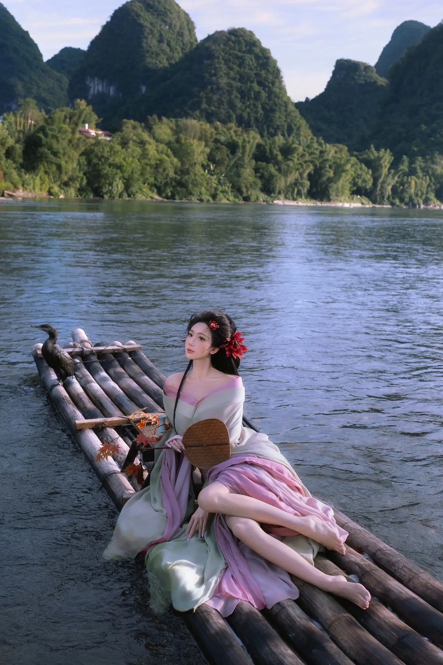 来阳朔一定要当一次竹筏上的汉服公主！