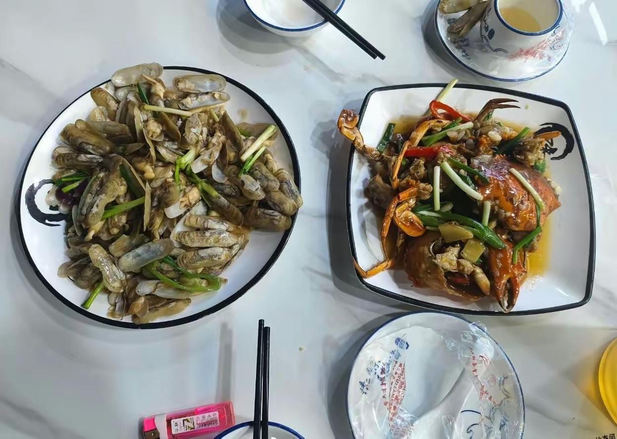 2道菜收661元，商家主动退400，他真的太狡猾了，又一次稳赚不赔！道理很简单：