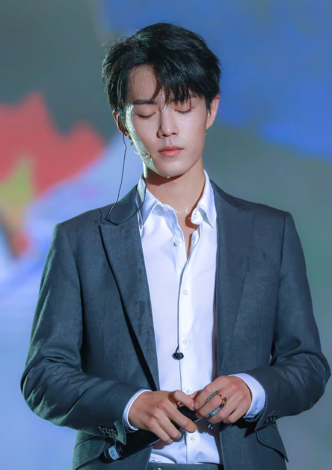 ——ʚ₁₀₀₅ɞ—— 肖战 舞台战的高光时刻！流汗都这么帅！肖战肖战我喜欢你◎日