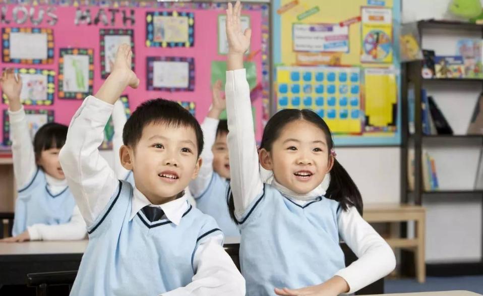 幼儿园最后一年，家长要狠抓2件事，孩子上小学后适应快、跟得上
幼升小是孩子学习旅
