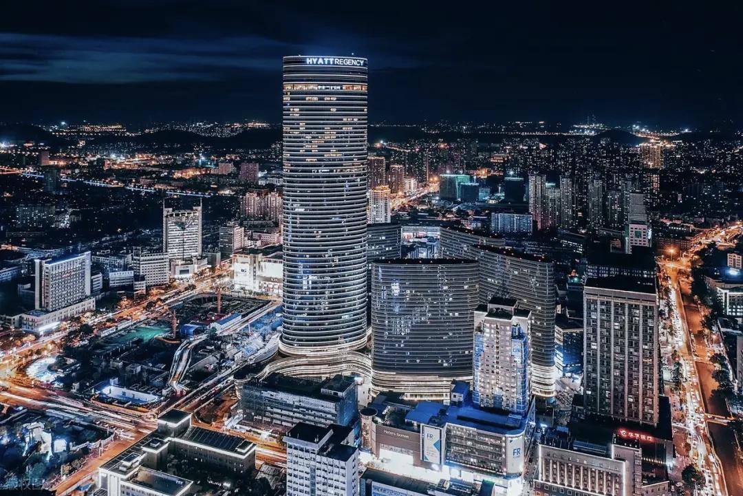 大家觉得徐州以后的发展怎么样?2025年，中国城市经济版图再添悬念——苏北重镇徐