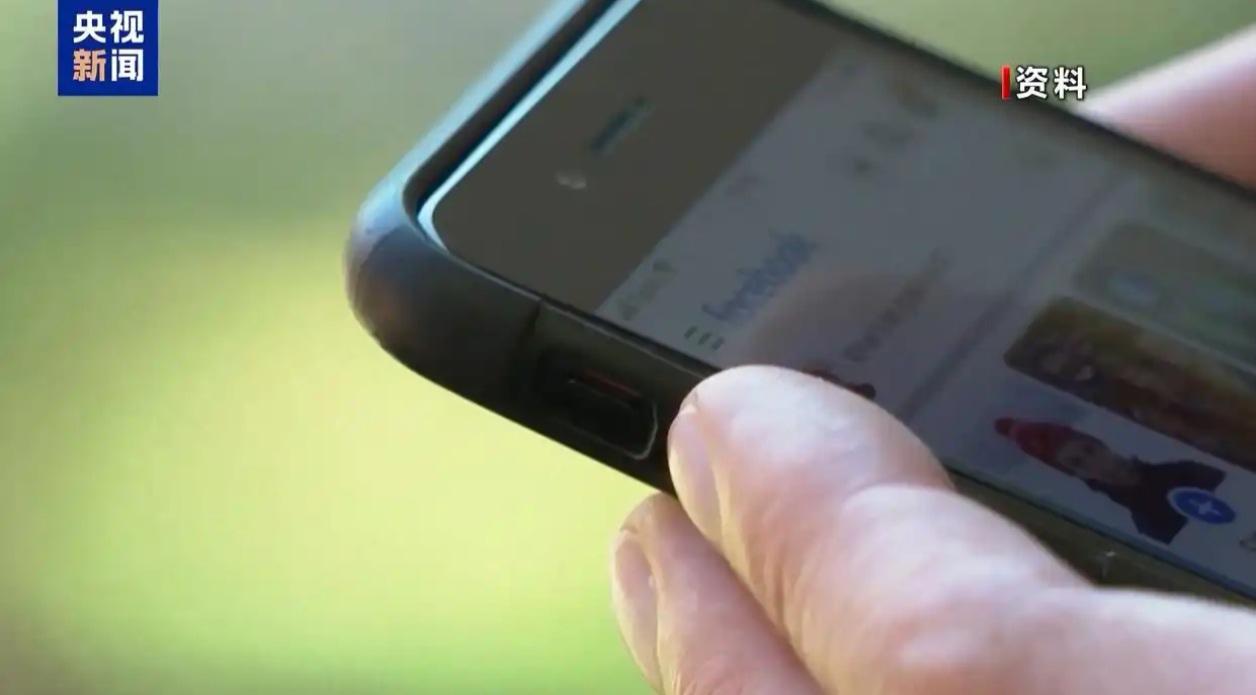 15岁前别想刷！希腊加入“禁童”阵营，全球围剿未成年社媒

希腊刚刚扔下了一颗重