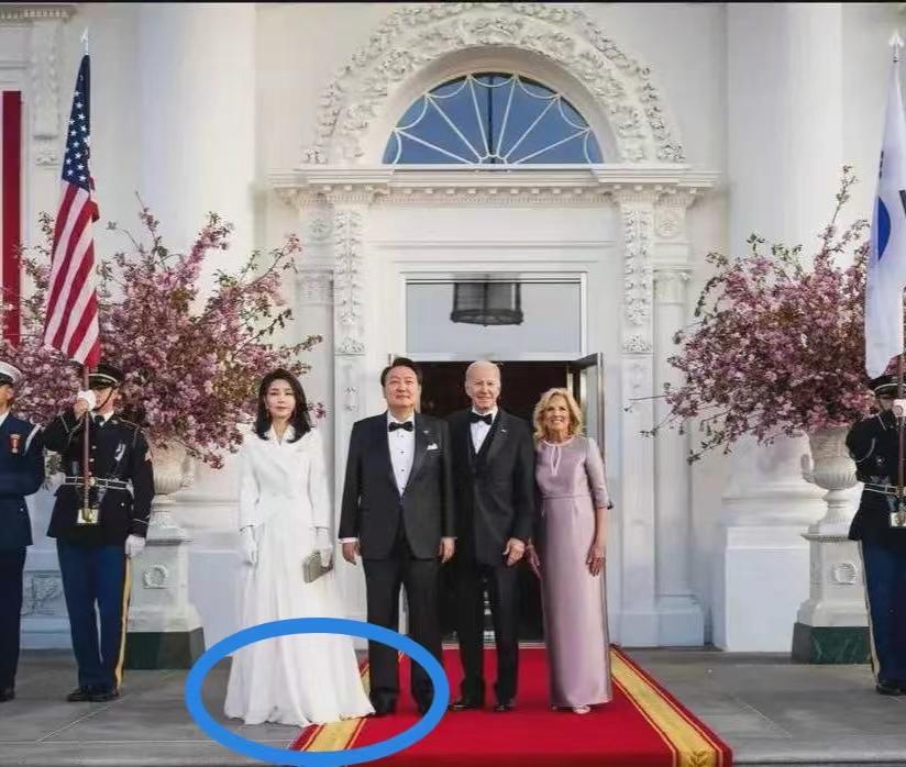韩国网民气炸了，感觉被美国侮辱了！

 我们堂堂大韩民国总统，到你们美国来国事访