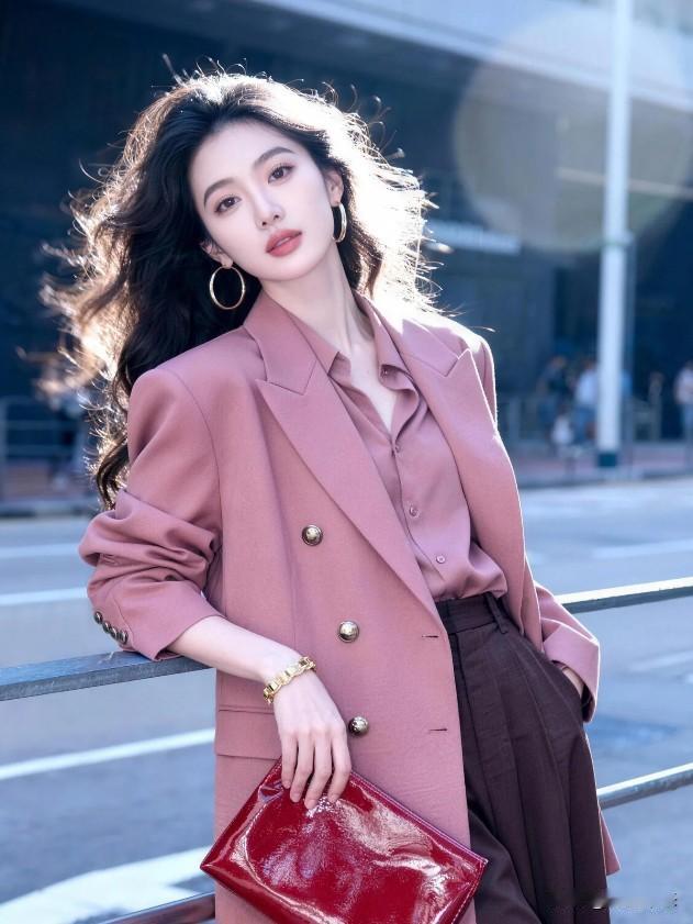 一向听闻你文采斐然，对句灵动别致、韵味十足，让人格外仰慕！为了凑一副合适下联，我