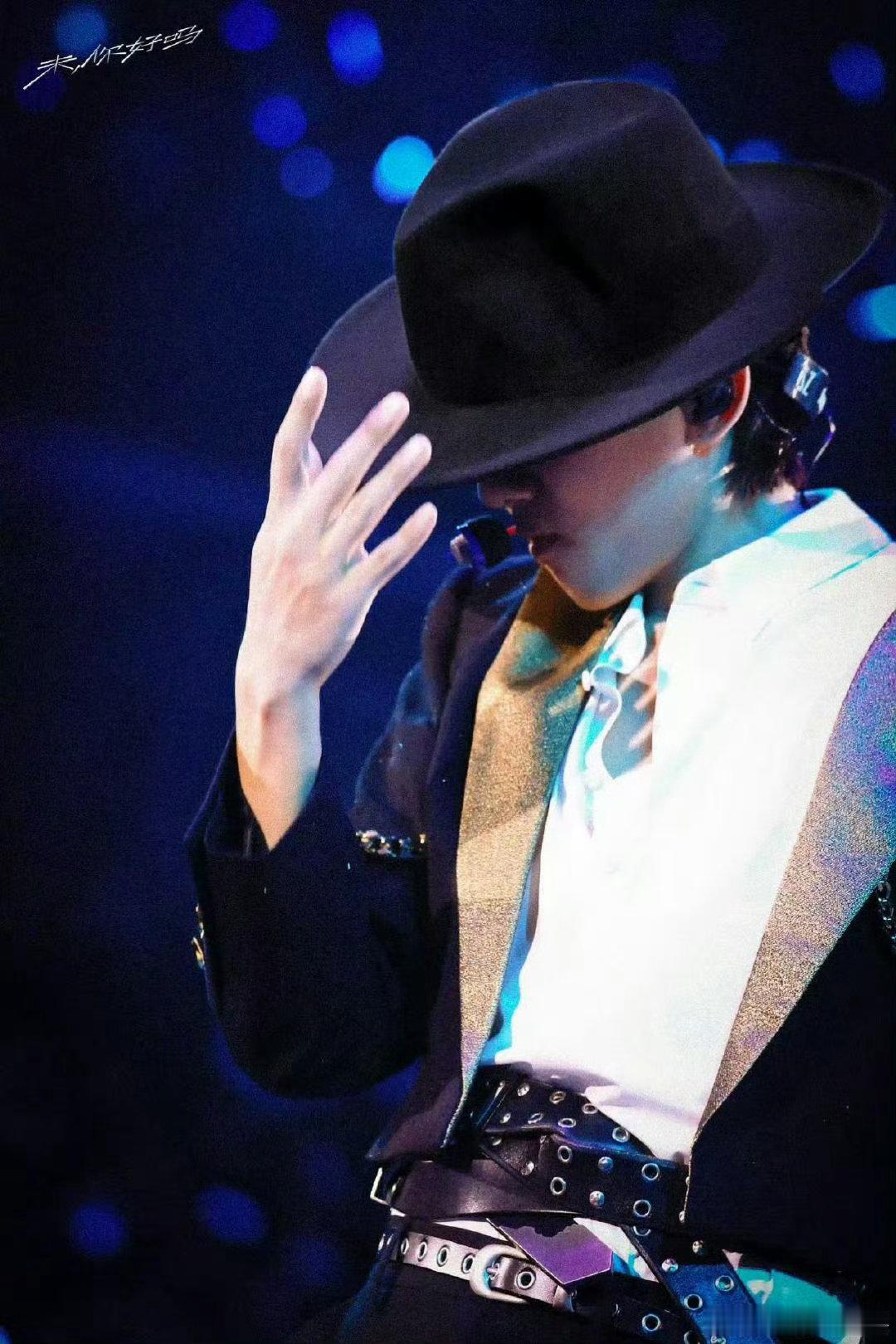 张杰张杰列车即将停靠成都张杰送你一张时空车票张杰列车即将停靠成都外南街，新春限定