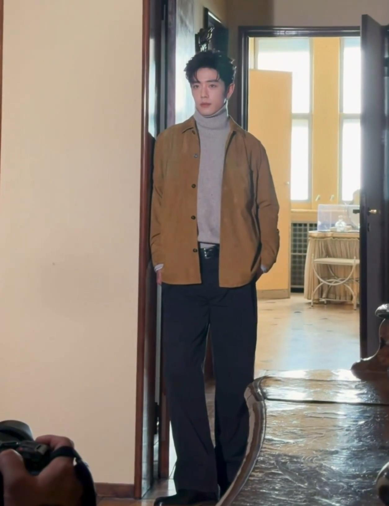 肖战肖战上榜米兰时装周最受热议名人 
 你是天光乍现时眉眼青隽的少年，而我在恍惚