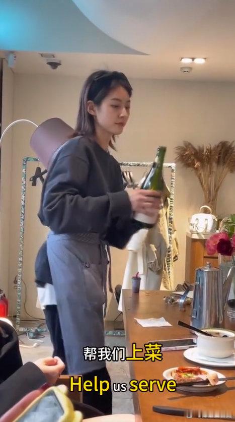 金赛纶曾在咖啡店当服务员网友曾偶遇金赛纶在咖啡店打工2022 年咖啡店一幕被曝光