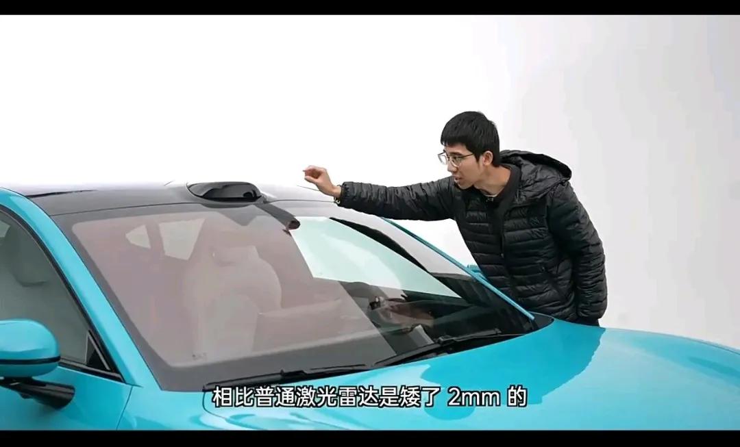 网友：门把手好评，风阻好评。而且这个风阻更显得奔驰像小丑。eqs丑得要死，大鼠标