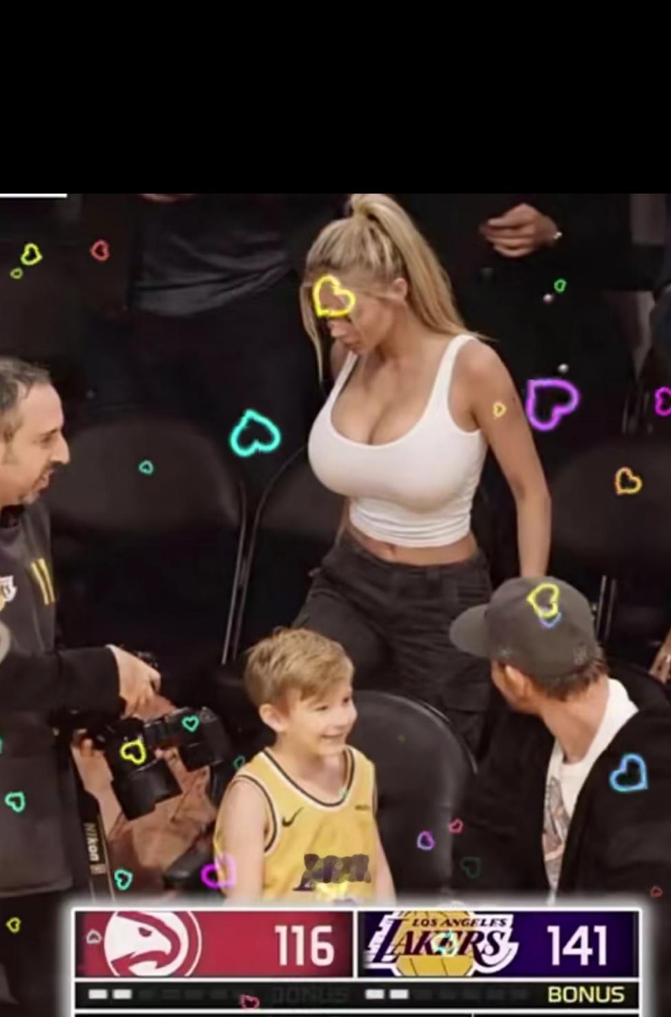 什么样的美女才是最美的呢一起看球，NBA场边的风景