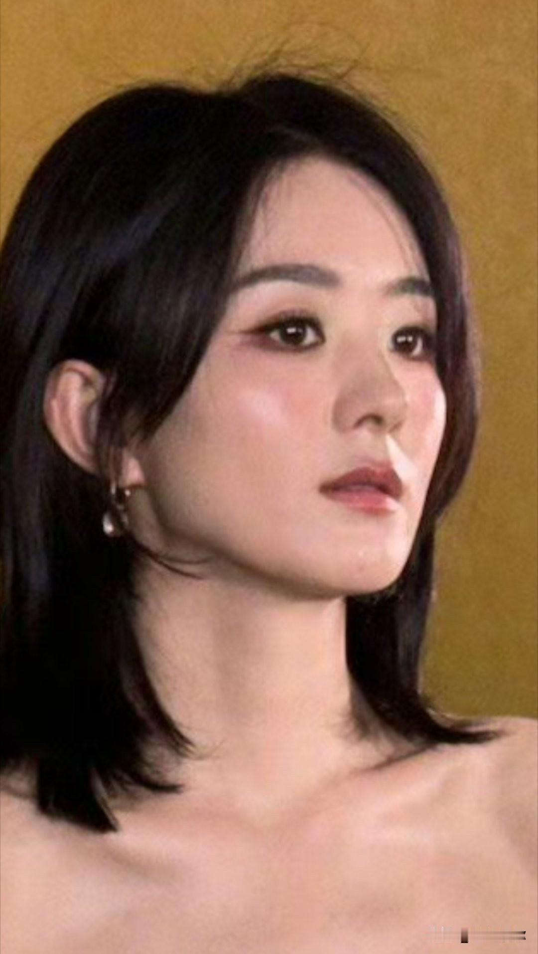 赵丽颖说脏话好多人夸她直爽不装，但我反而觉得她没之前坦诚率真了。

其实如果是私