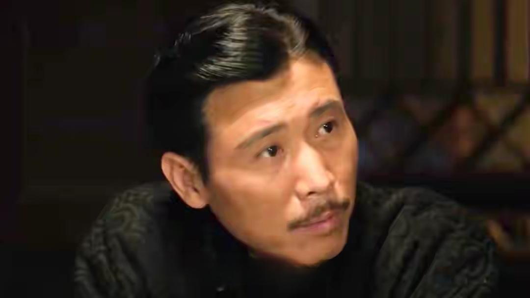 追剧《归队》 这汤德远到底是什么人？他现在在替肖铁林办事，酒店开张别人送的礼金他