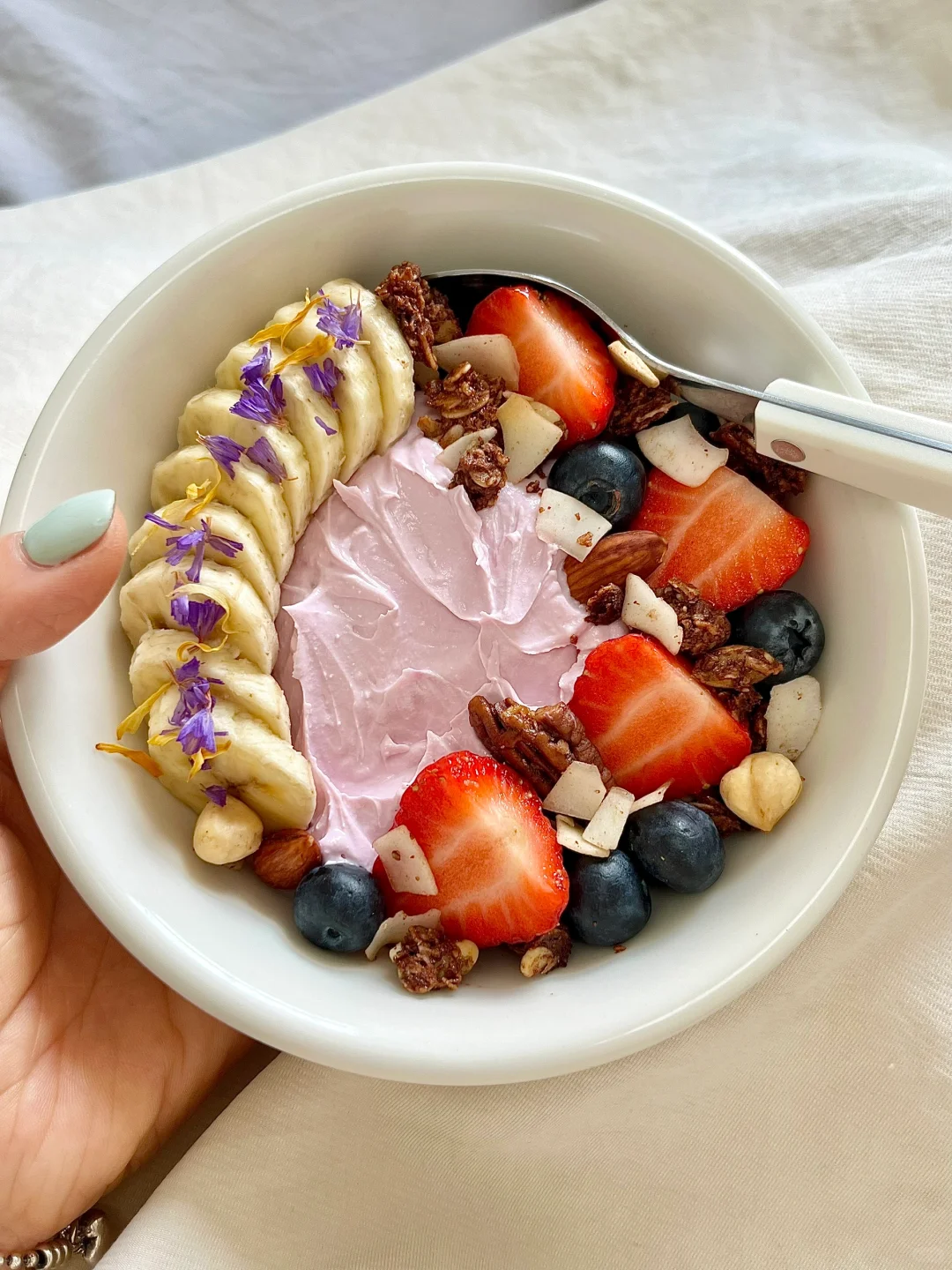 𝙋𝙞𝙣𝙠💕莓果麦片酸奶碗🍓🫐🥣