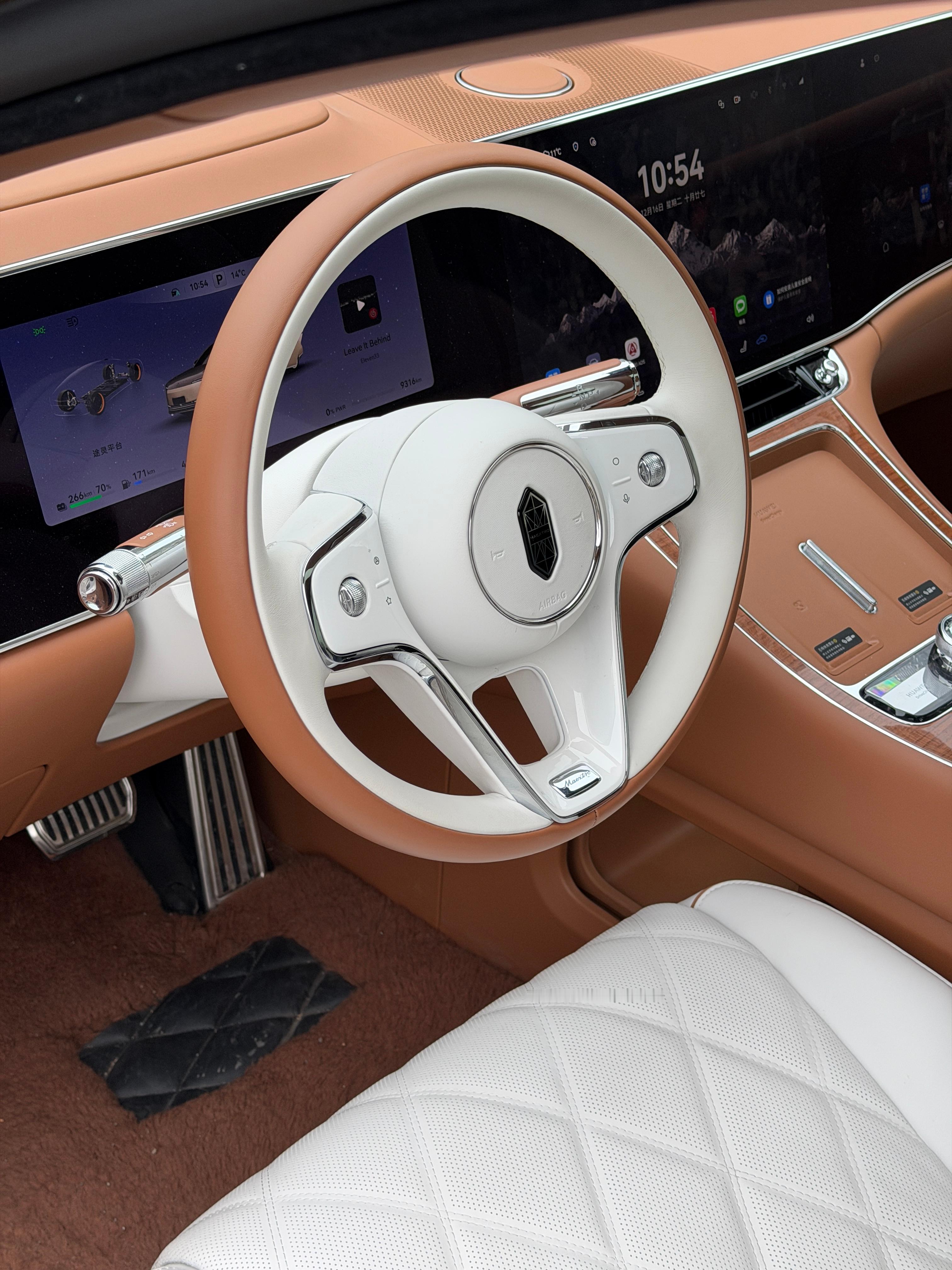 尊界的成功告诉超豪车、V8、V10、V12的信仰崩塌了