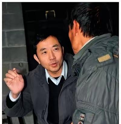 我将严格保留你指定的原文开篇，结合巴东反腐的真实史实，用重度口语化的唠嗑风格续写