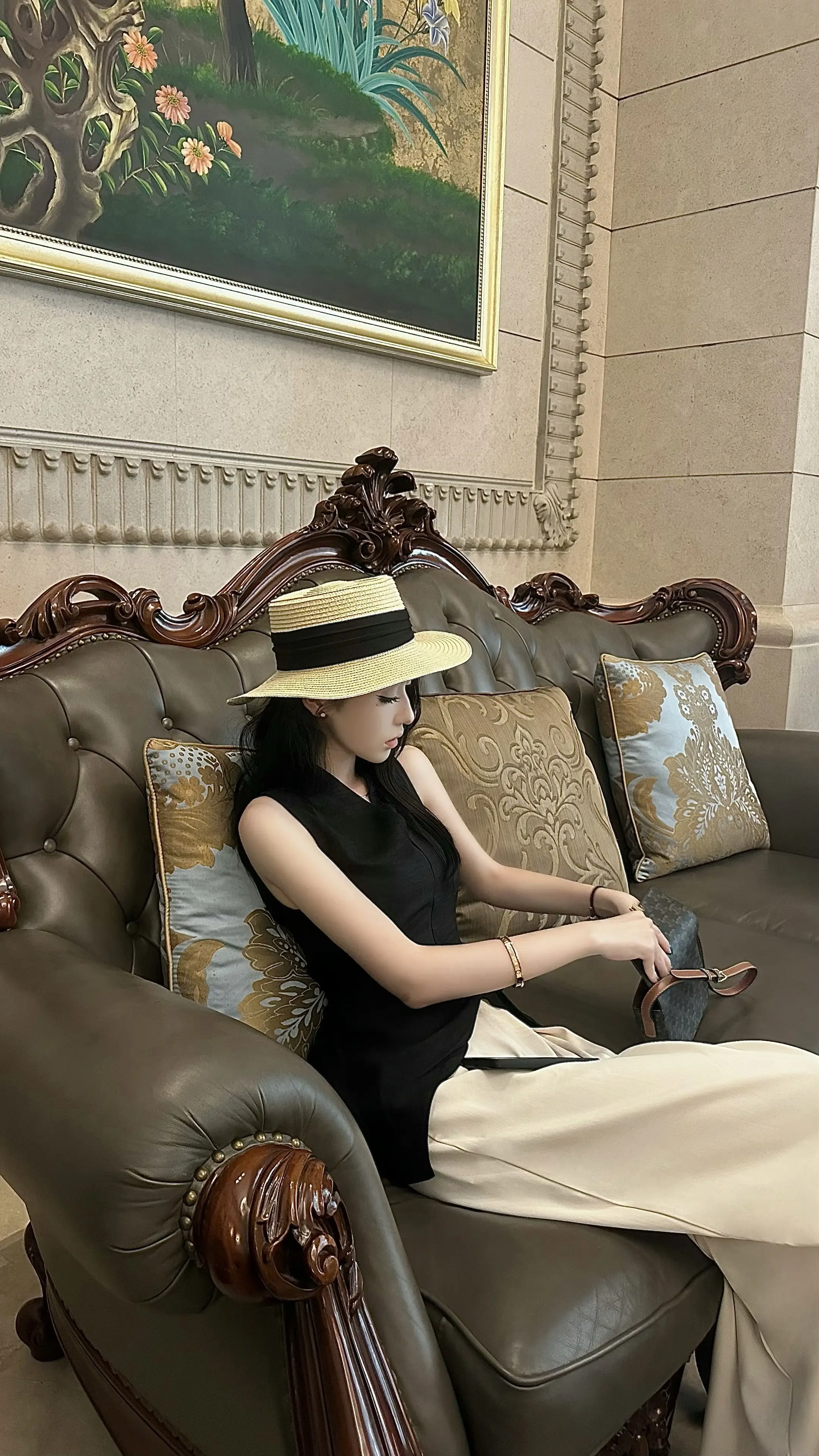 说什么又爱又恨的 梦里都是我的脸吧。
