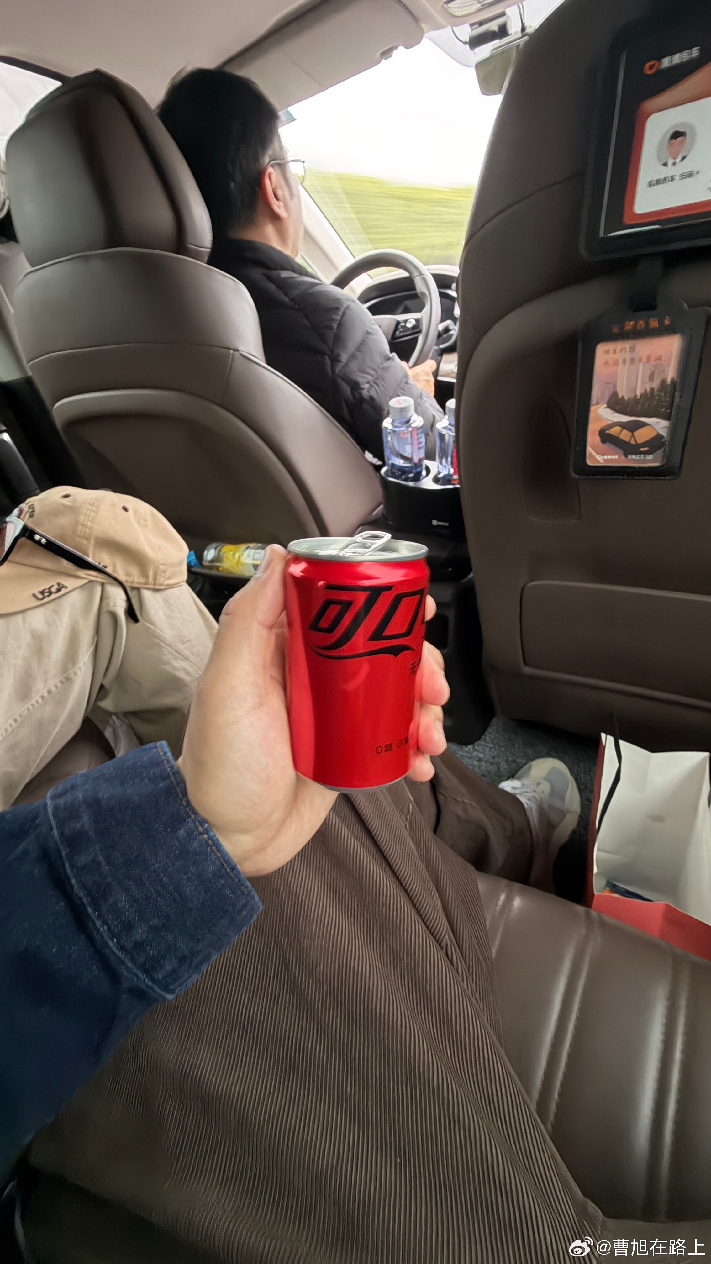 往回走了 简简单单 吃个午餐偶遇了浩南哥，专业赛手 越野能力也很强上次在青甘线自