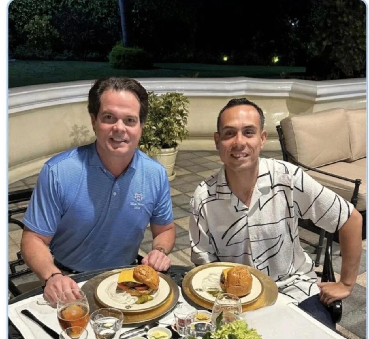 新华社快讯：2月17日，秘鲁总统赫里遭国会弹劾，已被解除总统职务，38岁，去年1