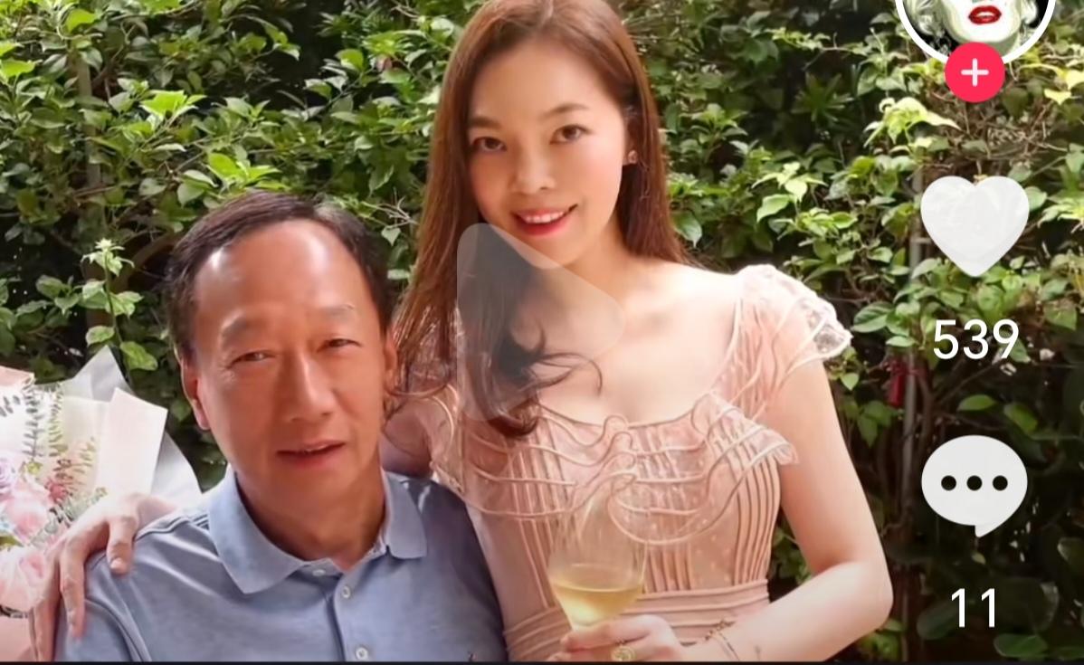 祖籍山西！郭台铭年过六旬再婚生子，豪门家庭背后引人深思
 
台湾首富郭台铭他的祖