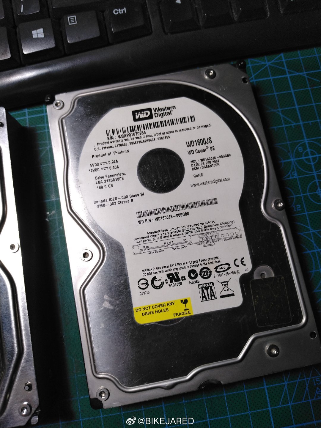 当年翻出来当移动硬盘用是退休返聘，现在咔咔响不读盘也算寿终正寝了。 