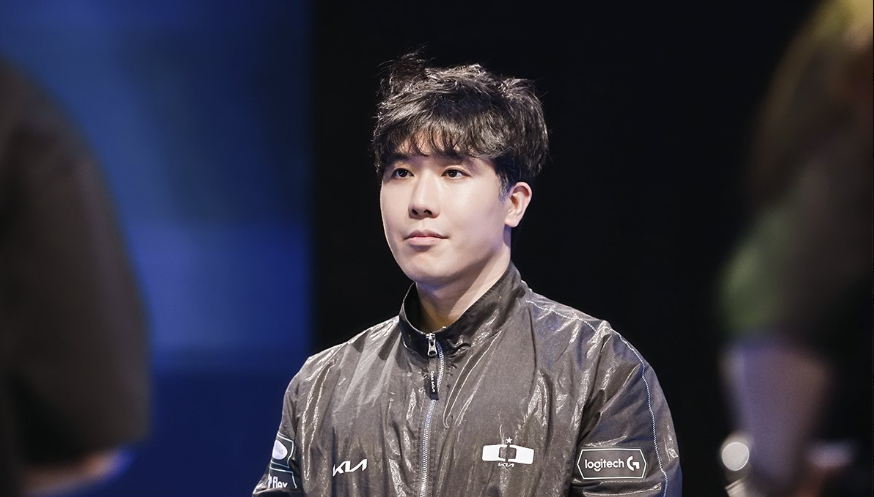 九年磨一剑，cvMax夺得自己执教生涯第一座一级赛事冠军奖杯ShowMaker太