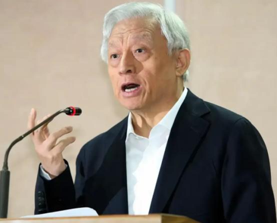 11月1日，国民党新任主席郑丽文正式就职，“台独”顽固分子曹兴诚发出一封公开信，