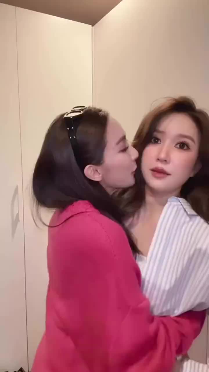 给我亲一口啊啊啊啊啊啊啊啊给我亲一口