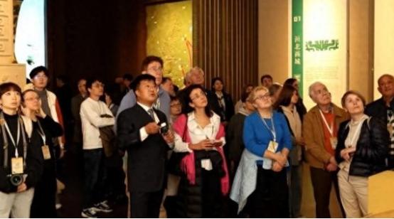 美国称：中国不可怕，可怕的是，中国淘汰4000年的东西他们还在用。美国有学者曾说