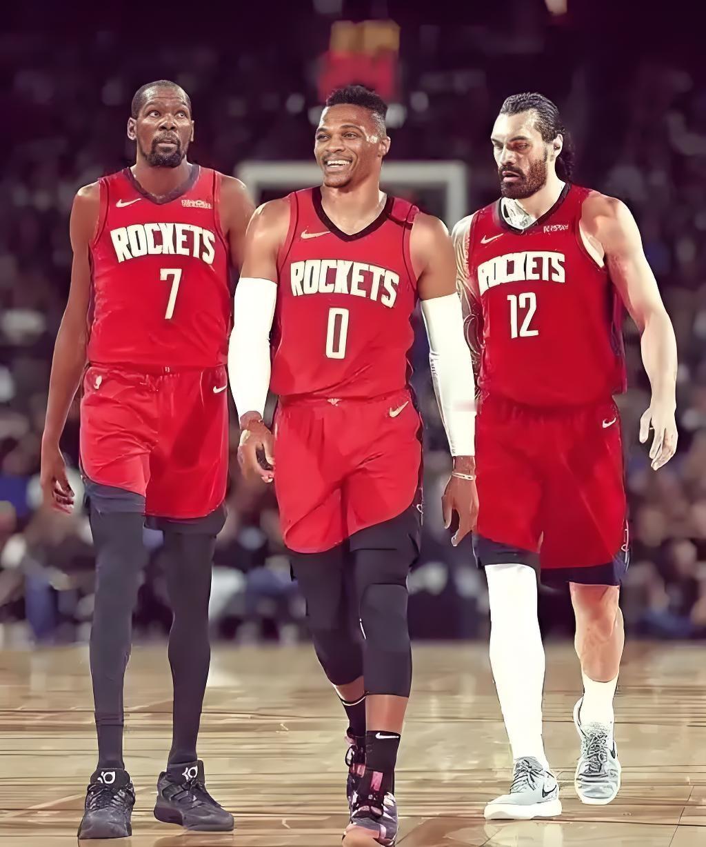 火箭队终于客场赢球了，105比101击败黄蜂。杜兰特立功了，最后两罚两中锁定胜局