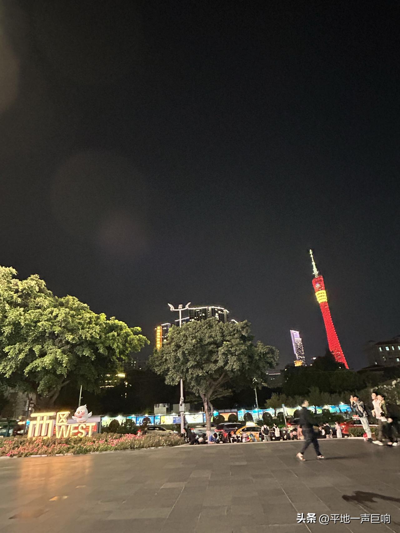 人之所以会焦虑，本质上是因为匮乏。

焦虑就是没有安全感，身边没有人可以给他的人