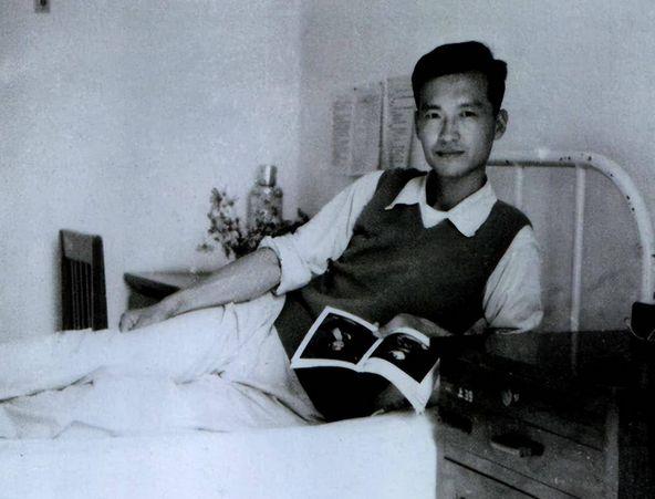 1947年，国民党军一位少校被俘虏，在即将被解放军们押到改造所时，他大喊：“同志