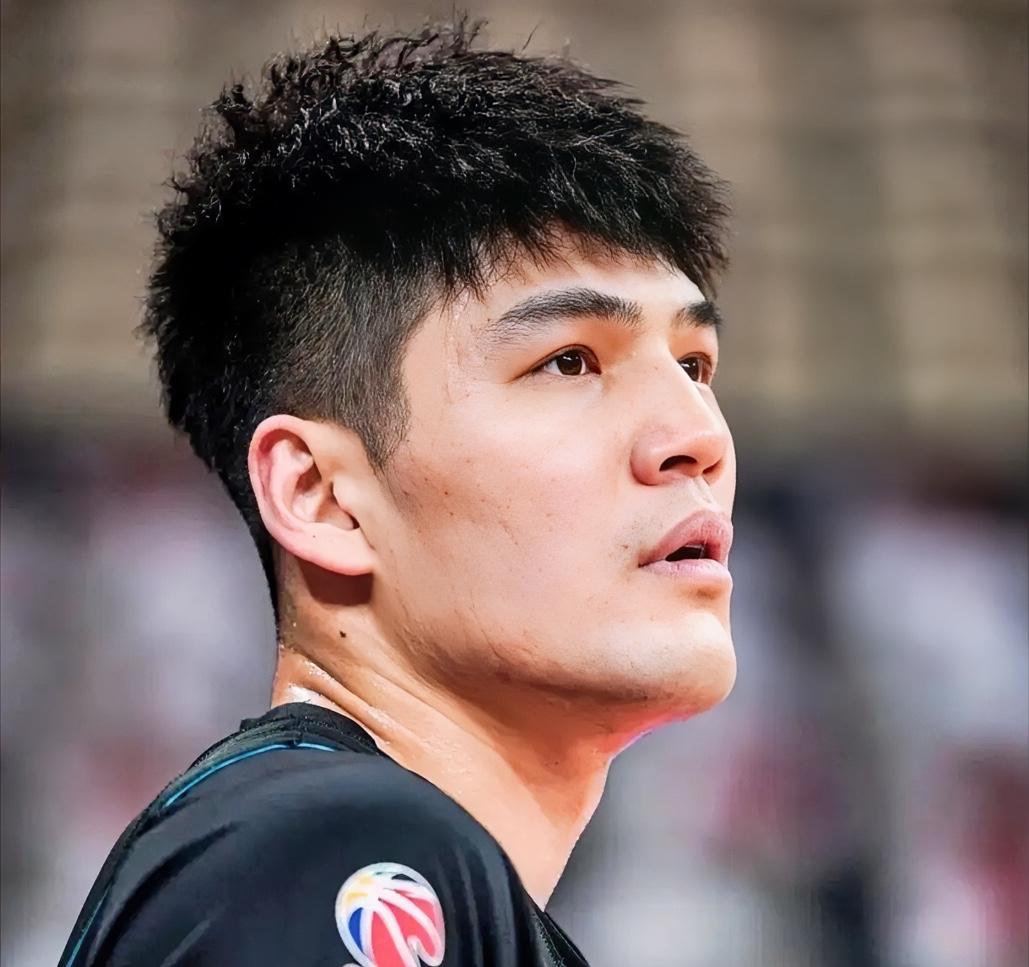 陈国豪：昕哥，你这离开了广东，是一次又一次在打脸杜指导啊？？？
徐昕：我担心的是