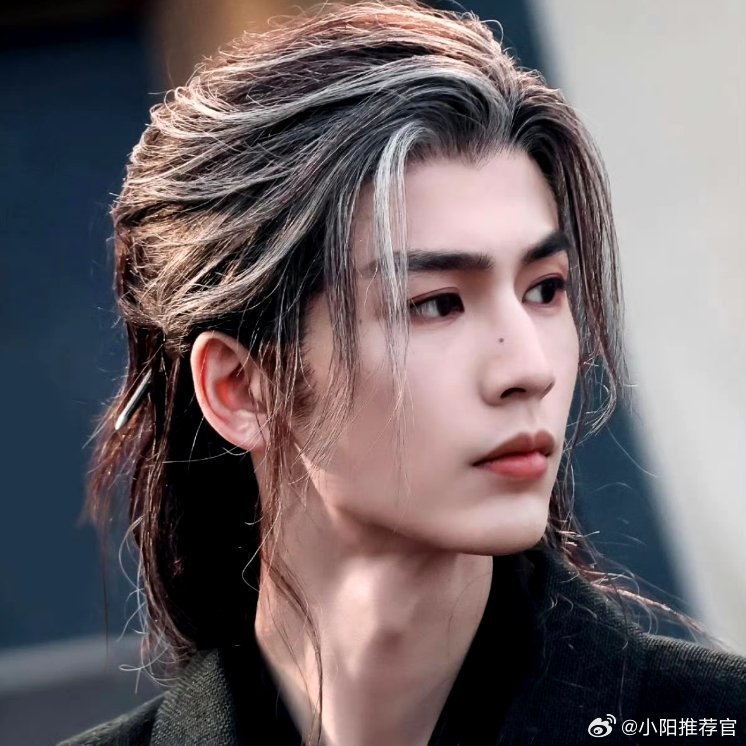 杨超越说张凌赫吃得最多 张凌赫说我早就知道昨天他们给我们吃的是鸿门宴，杨超越说可
