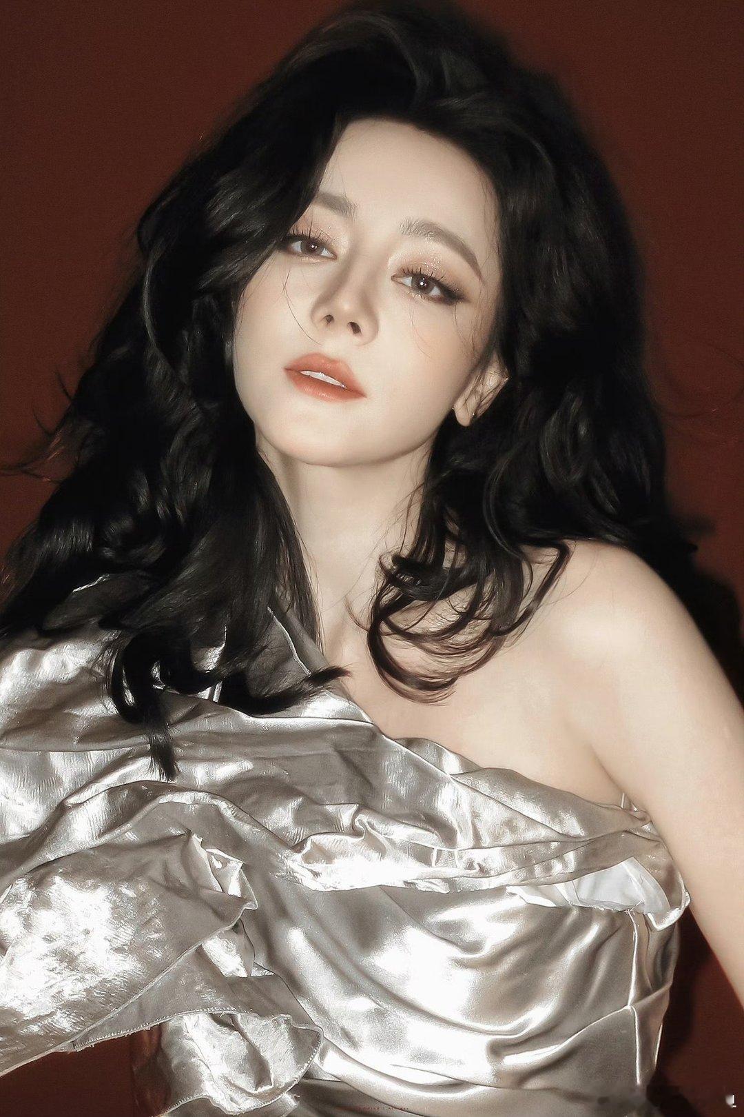 爱奇艺为迪丽热巴庆生给女神好待遇
