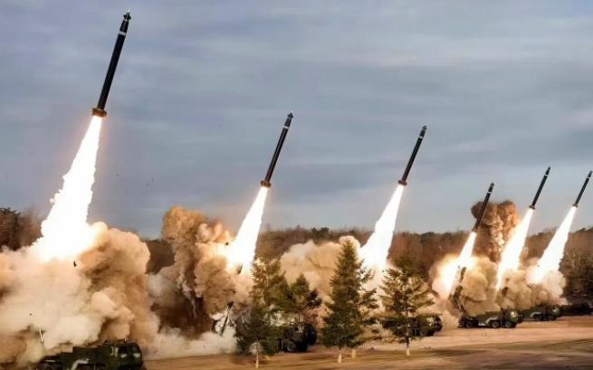 19日凌晨，大批导弹密集射向日本海，高市早苗这下尝到后果了！

4月19日凌晨，
