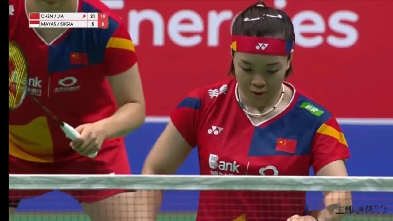  
   23日世锦赛1/16赛，陈清晨/贾一凡21－5，21－8横扫印尼选手兰