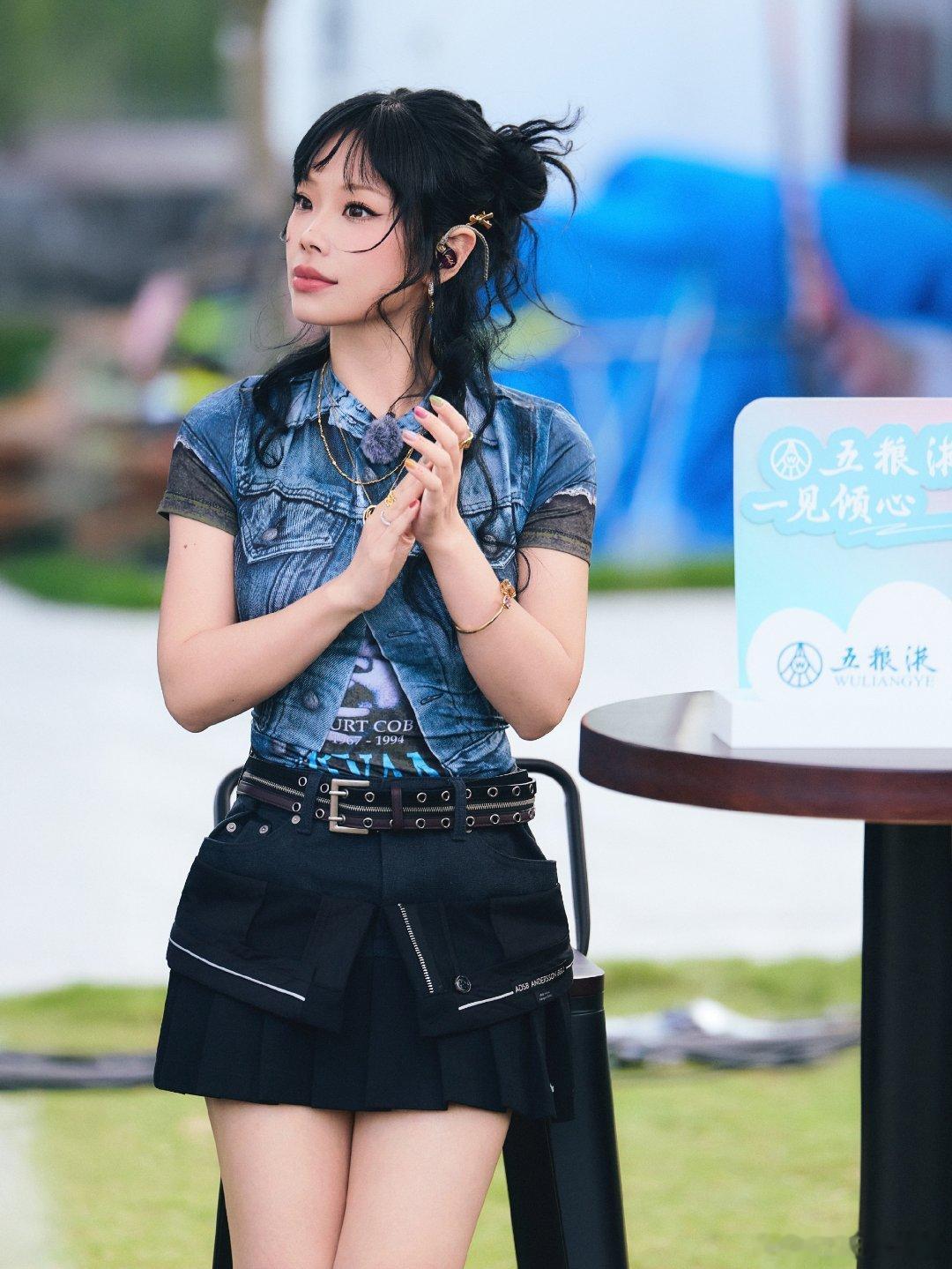 万妮达回应网友玩梗拜拜拜拜2026年6月29日，在《歌手2026》第六期中用《B