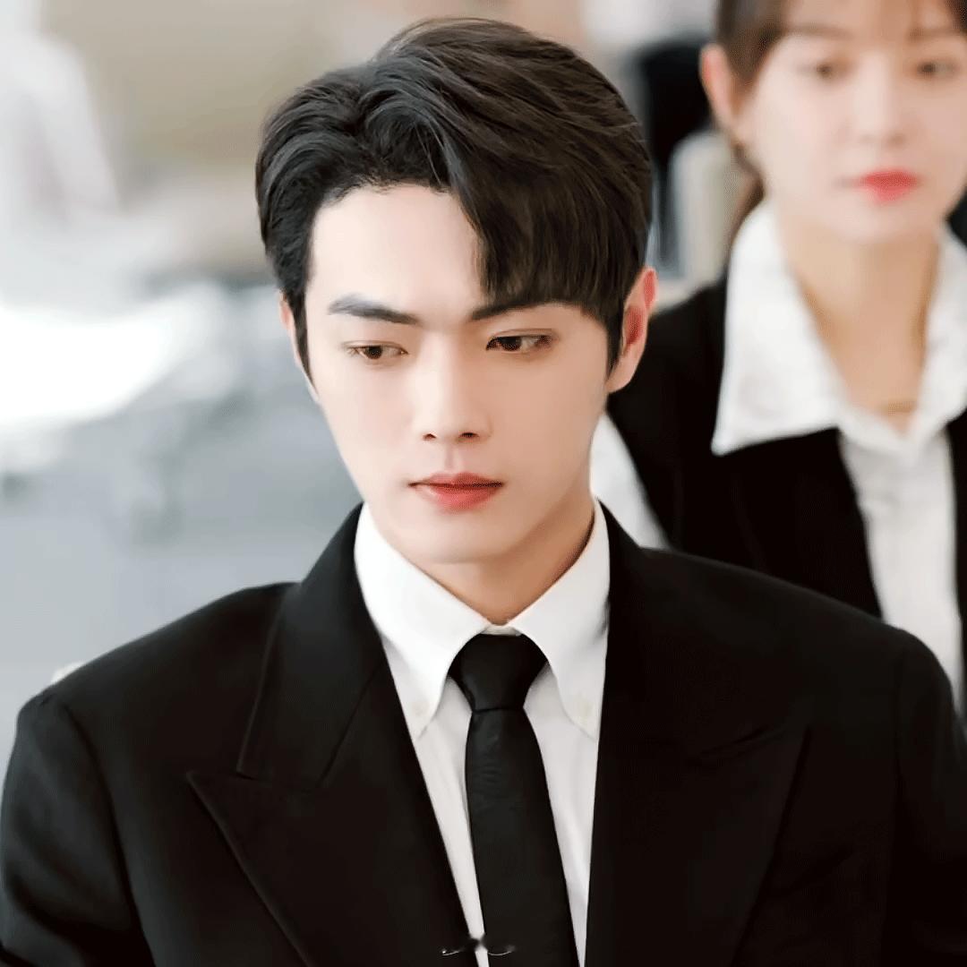 鲜藕就是许凯soso的绝对领域，能演出造梦感的男的才配演偶像剧好吧。鲜藕不给人造