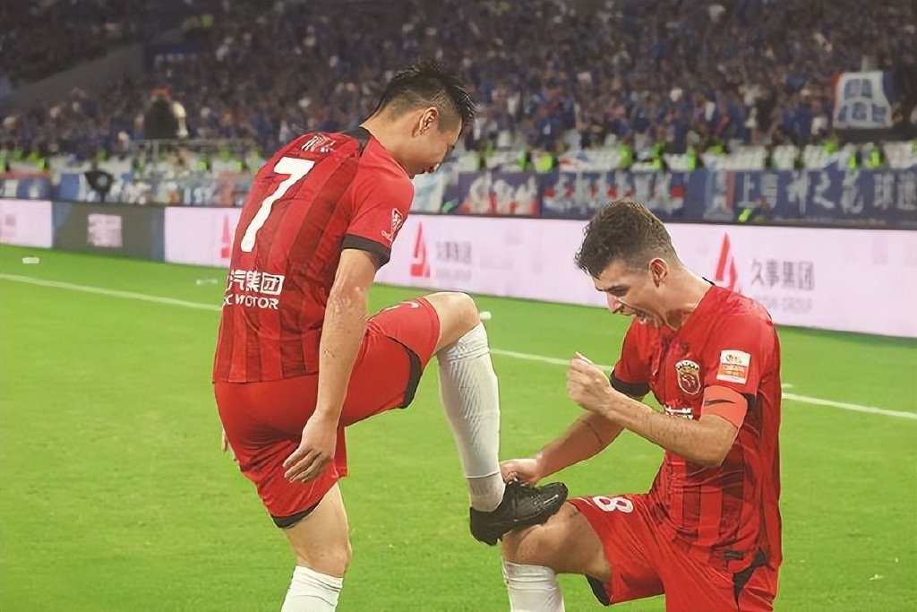 ⚽️[月亮]上海海港[超话]蒯纪闻武磊[超话] ​​​