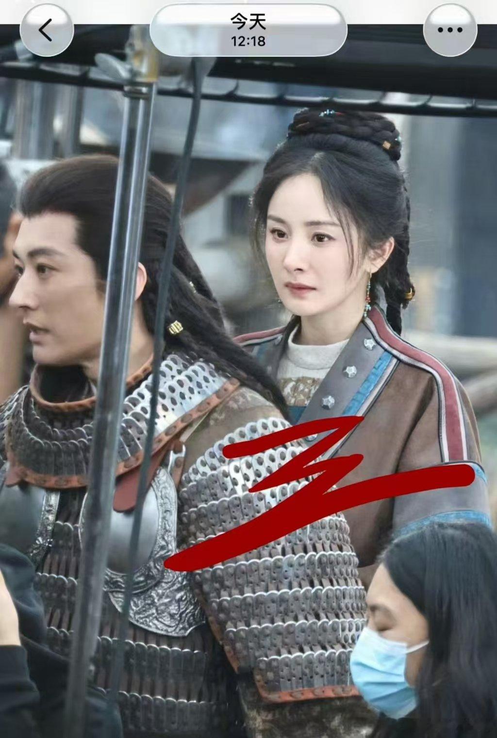 杨幂刘学义路透 杨幂、刘学义《江山大同》同框路透。 