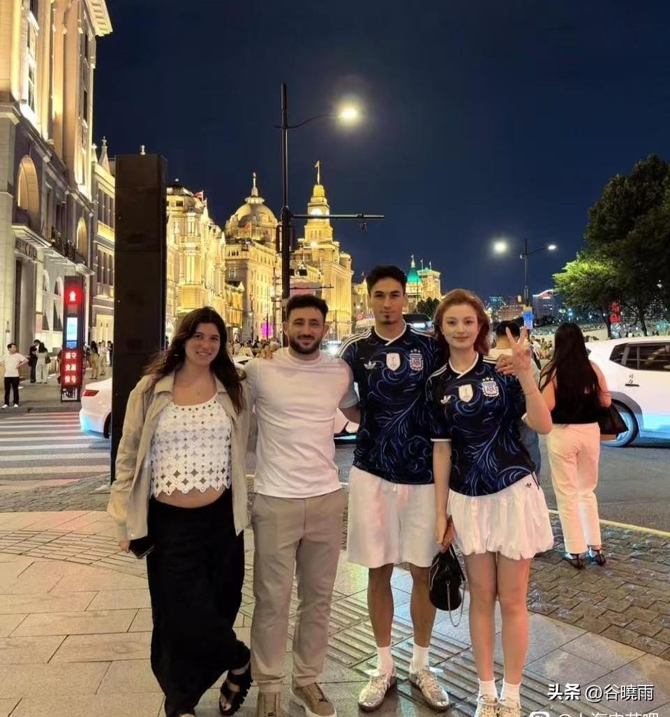 中超联赛夏窗转会即将开始，原上海海港外援阿根廷人巴尔加斯回到上海，但是尴尬的事也