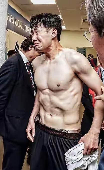 原来网友真没说错！
 
韩国队这趟回国，跟被开除国籍差不多了。
 
你就想吧，堂
