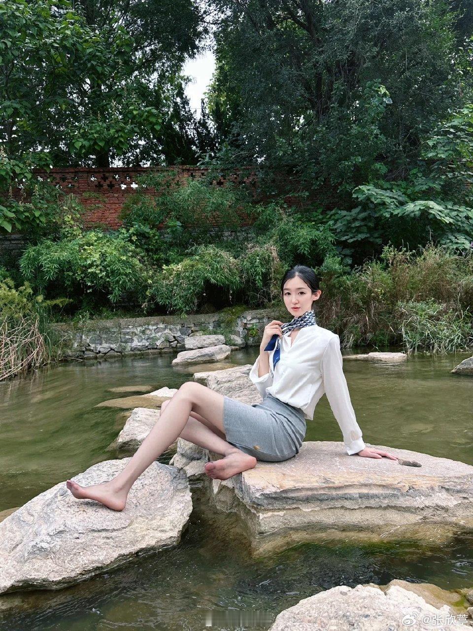 这竟然是本月第一次穿灰丝...  [赢牛奶]  