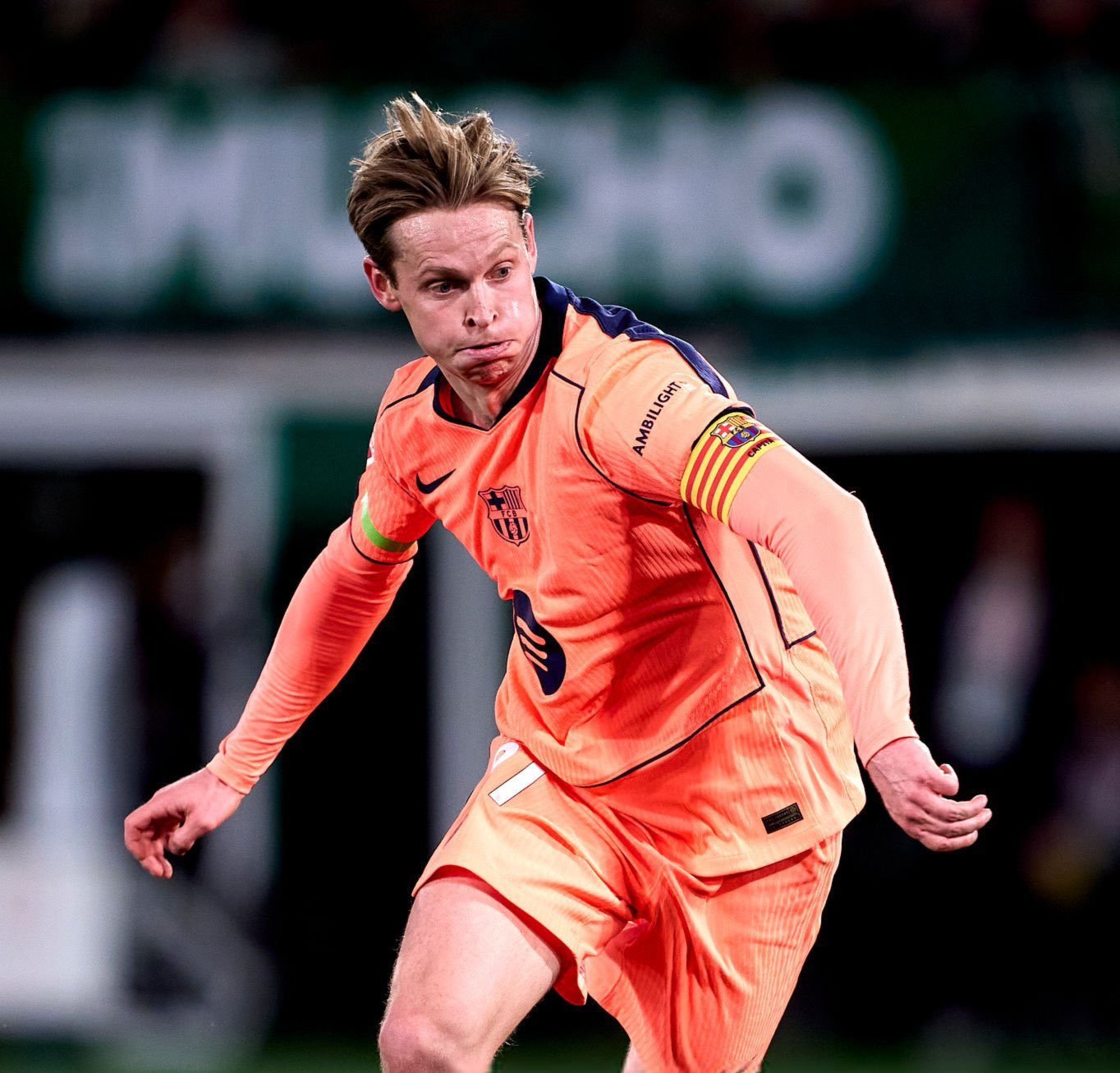 德容将累积黄牌停赛缺席对阵马洛卡的比赛。巴萨埃尔切vs巴萨至死不渝红蓝魂