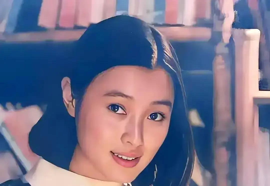 中风父亲第7天，她推掉戏约
 
病房走廊来回量了三百步，吴越把轮椅胎压、服药时间