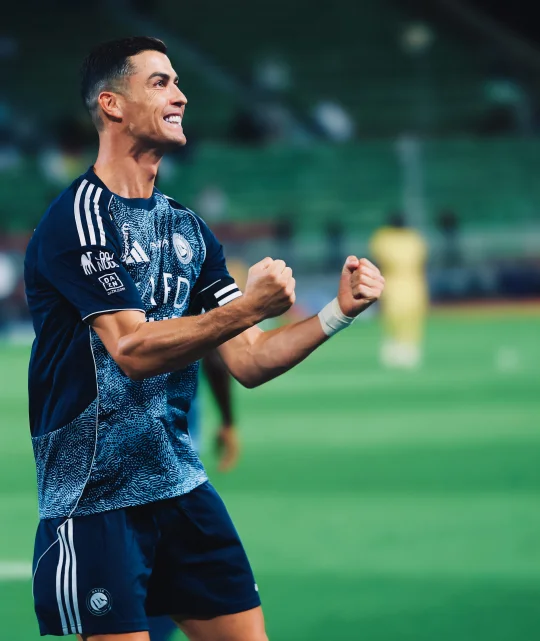 C罗新赛季首球开门红