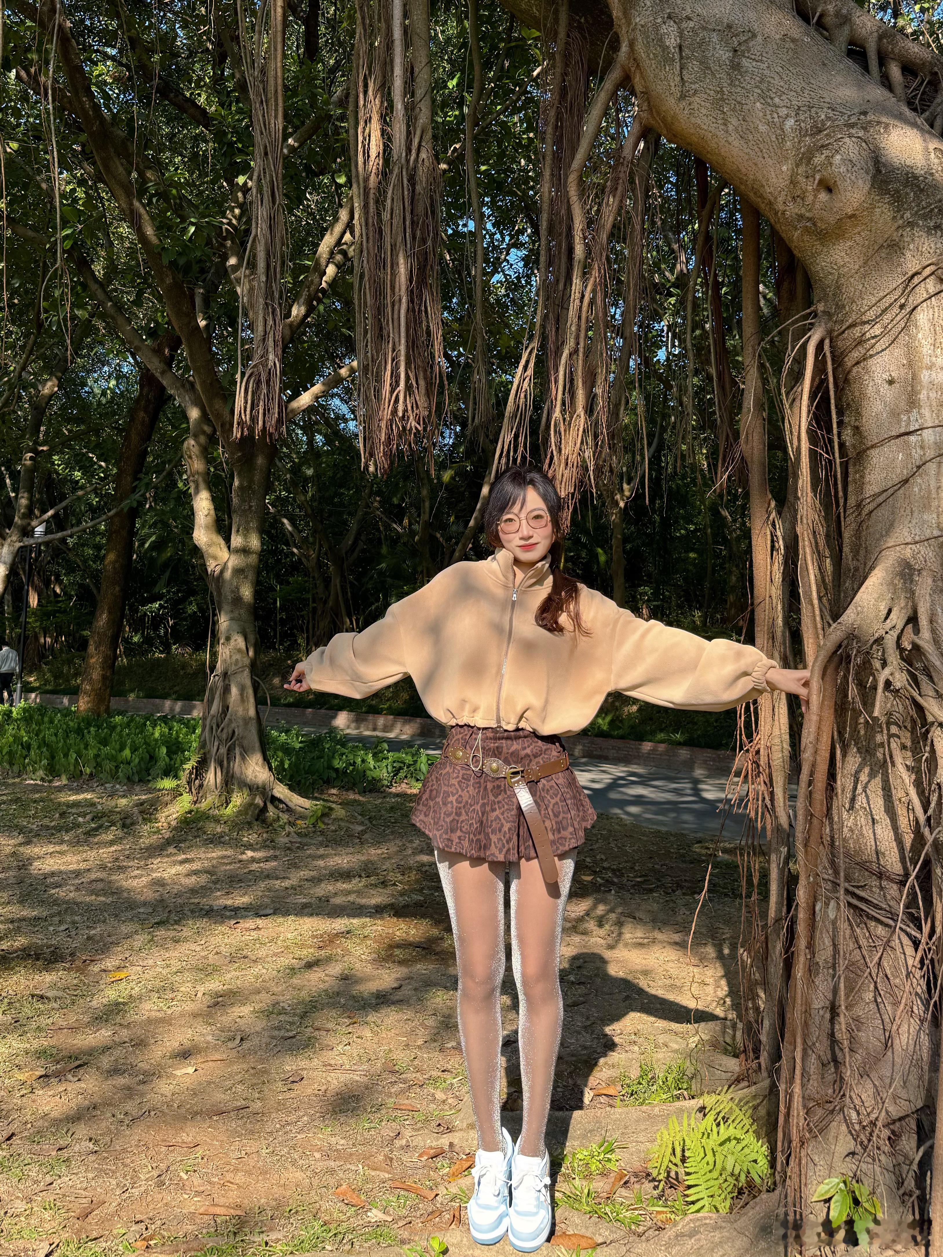 顶强光拍的一套太阳照的我睁不开眼哪一张啊