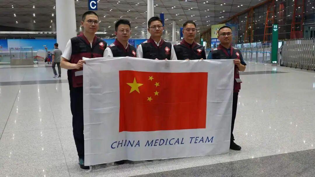 危难时刻永远冲在前，中国医疗队再次奔赴非洲抗疫一线。

7月3日，我国第二批埃博