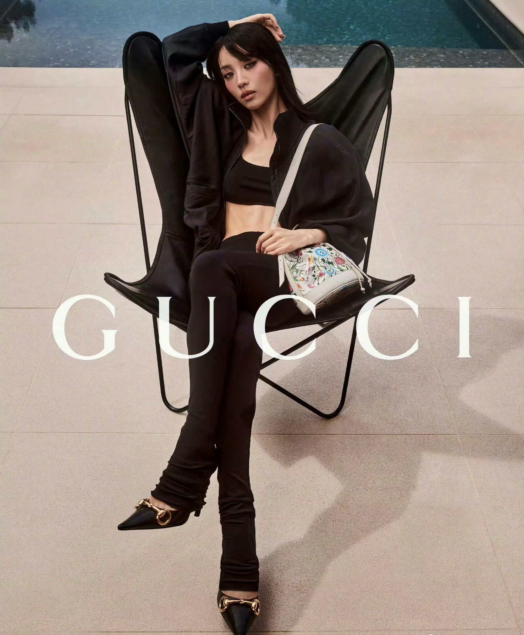 来看看田曦薇为Gucci拍摄的两张宣传大片，这表现力如何？ ​​​